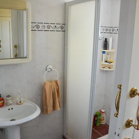 Villa Nikou Kazantzaki 27 *